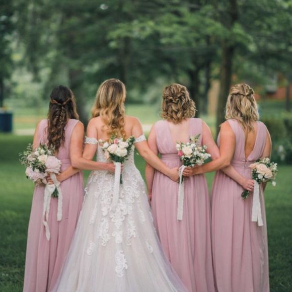 Essence of Australia Wedding Dress - Picture 3 of 4